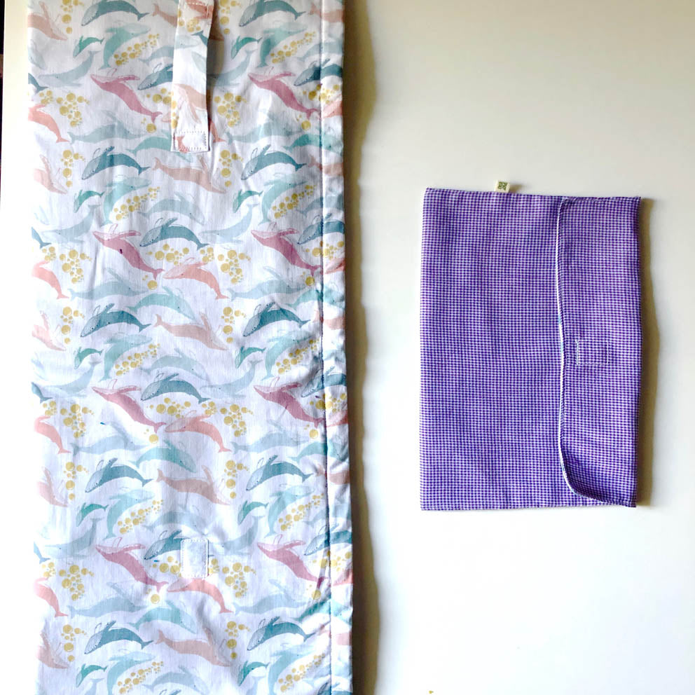 Tapis à langer nomade violet baleines