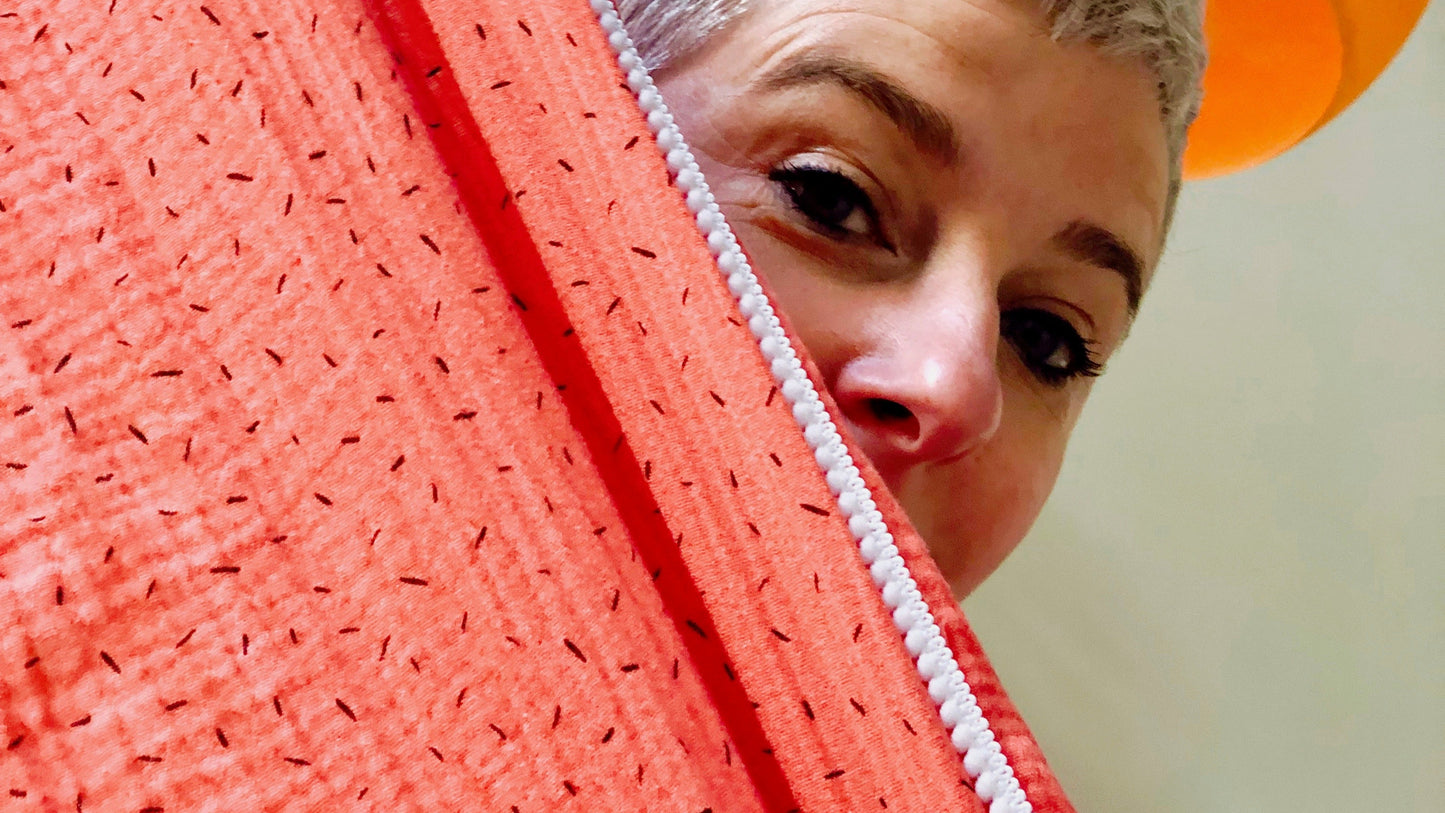 Foulard double gaze de coton corail à motifs et pompons blancs