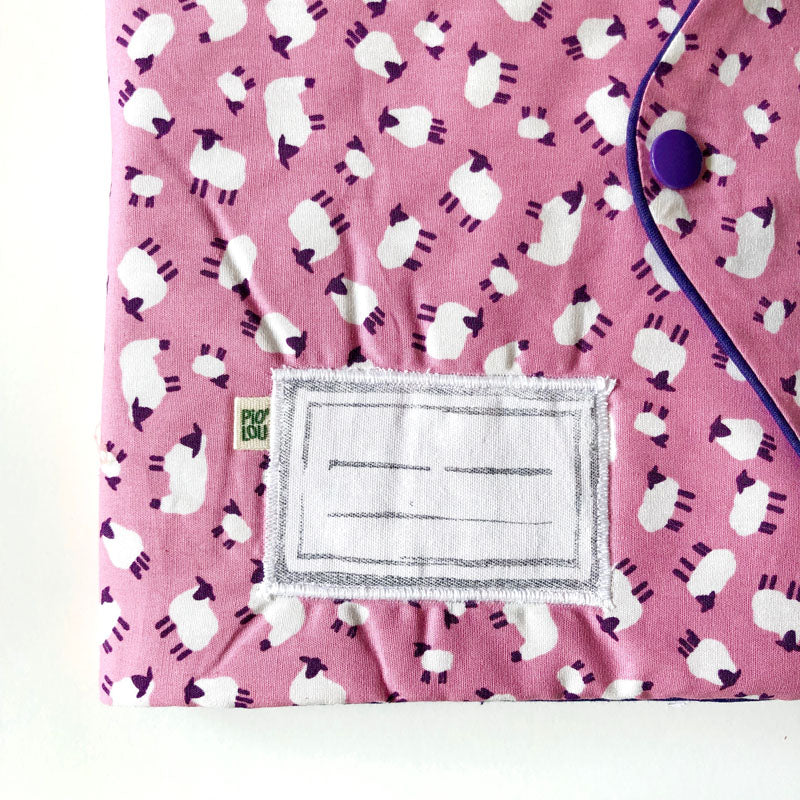 Pochette pour carnet de santé rose moutons