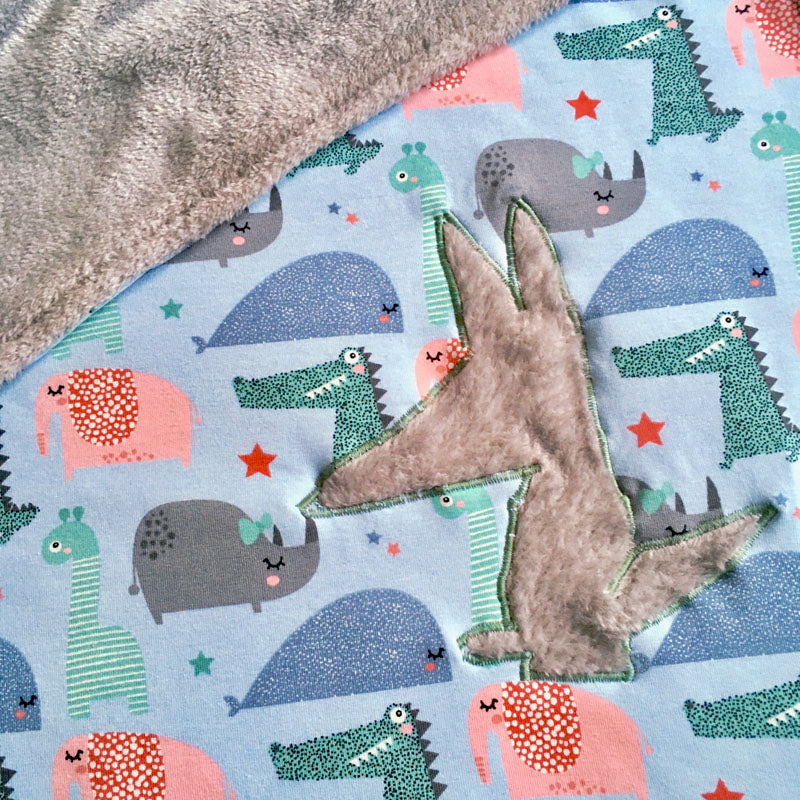 Couverture grise et bleue motifs zoo