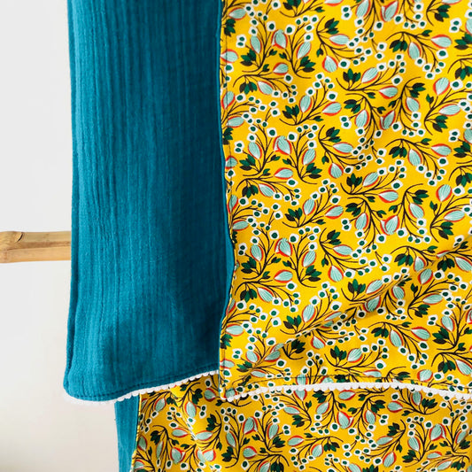 Foulard réversible gaze de coton bleu canard et viscose jaune fleurie