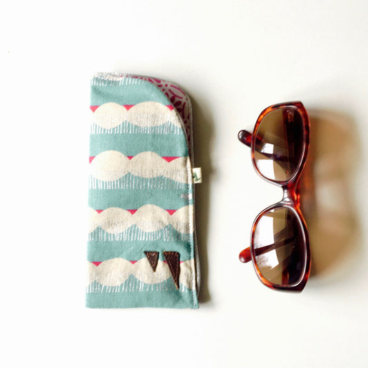 Etui à lunettes loup argenté