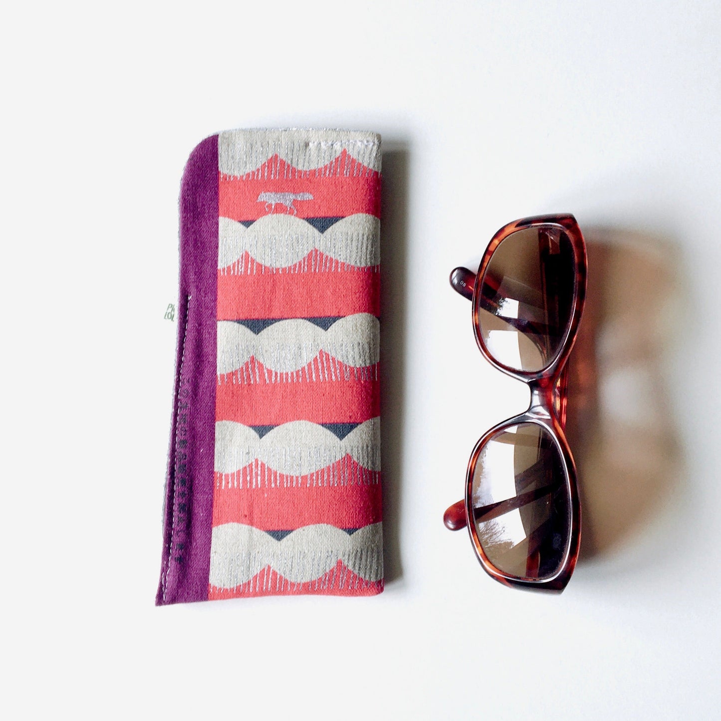 Etui à lunettes loup argenté