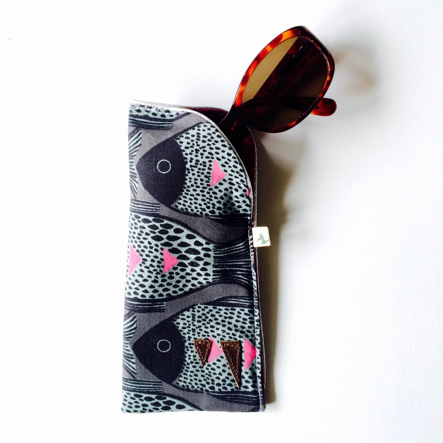 Etui à lunettes rose ou noir