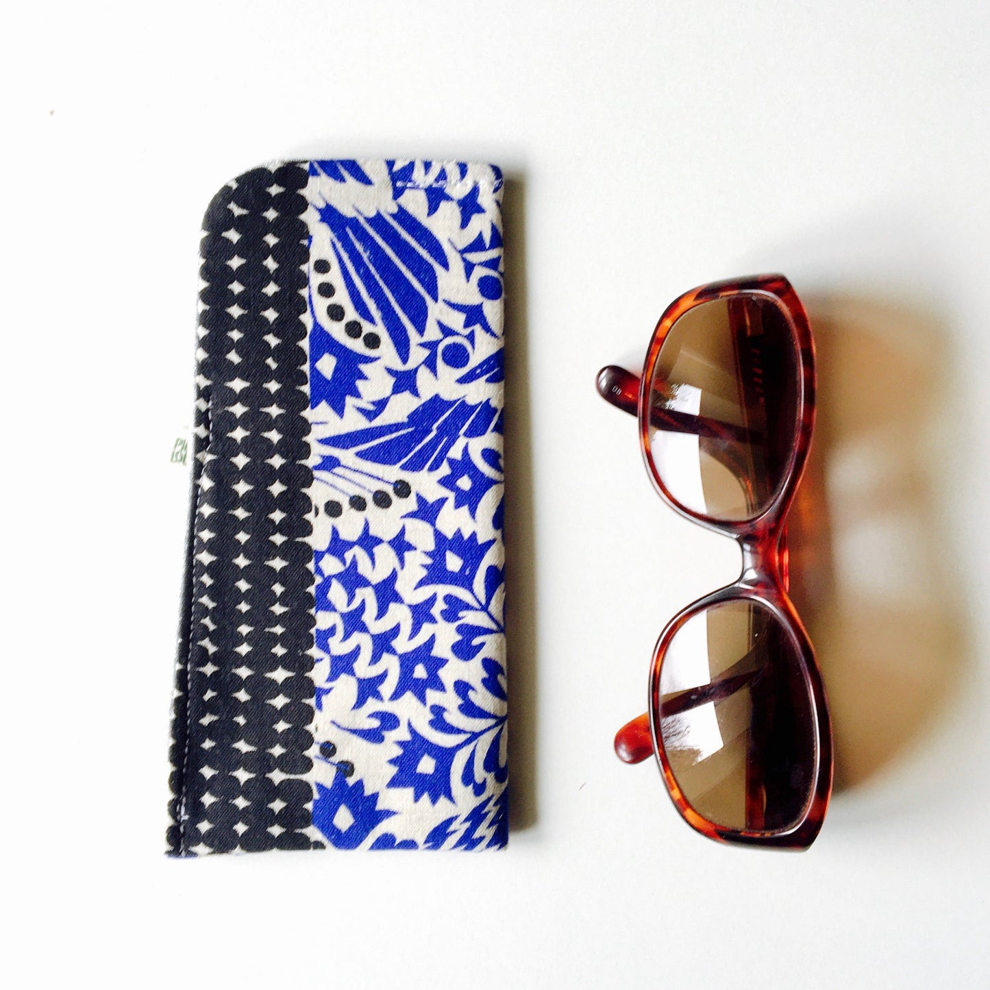 Etui à lunettes fleuri oiseau