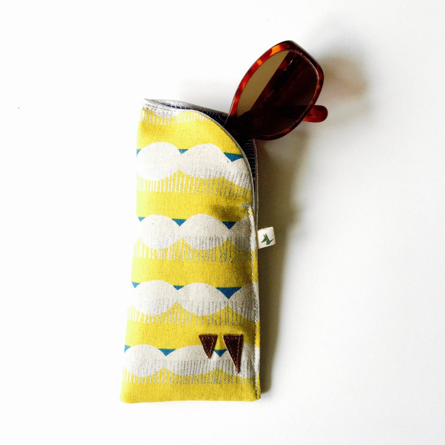 Etui à lunettes jaune argenté