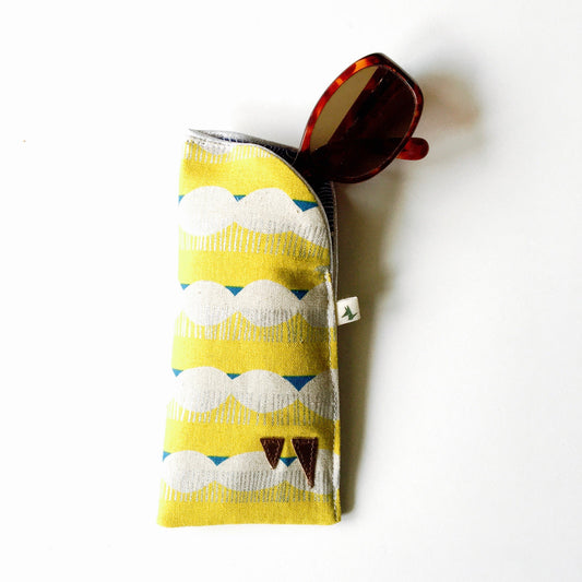 Etui à lunettes jaune argenté