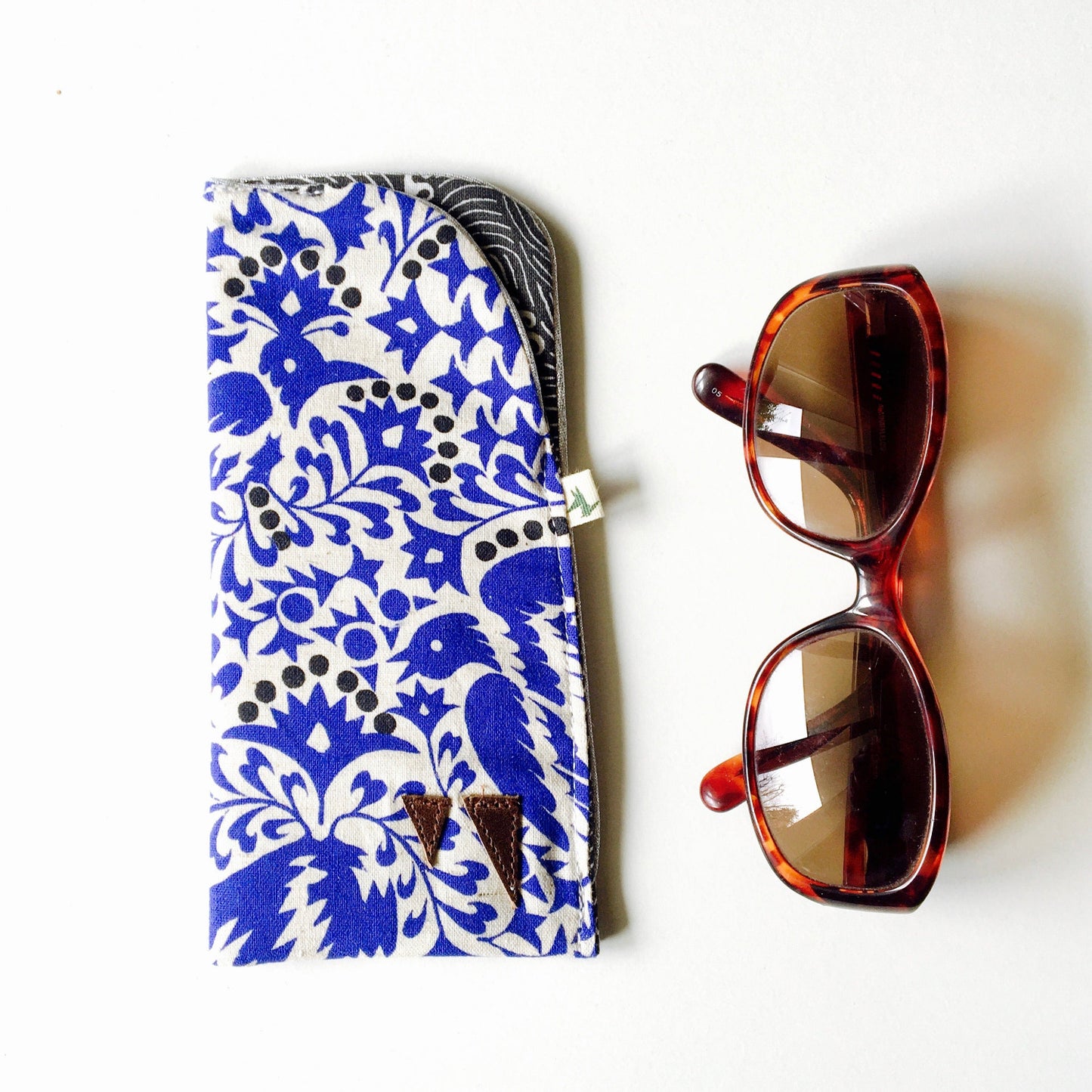 Etui à lunettes fleuri oiseau