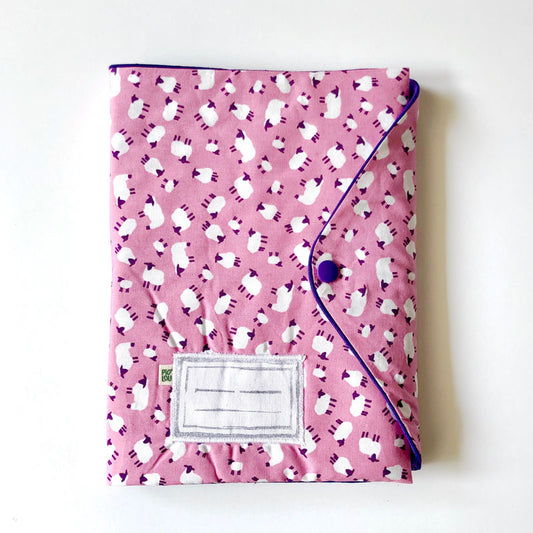 Pochette pour carnet de santé rose moutons