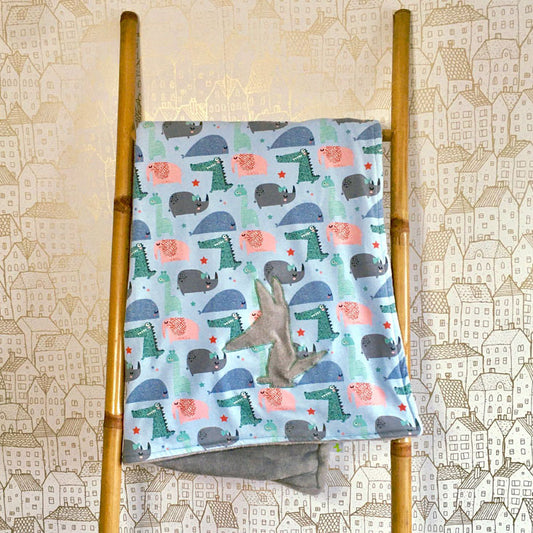 Couverture grise et bleue motifs zoo